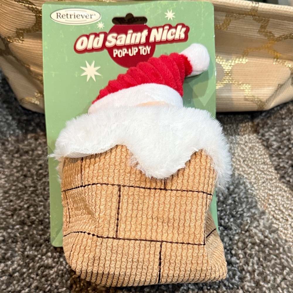NWT Tractor Supply Retriever Old St Nick Pop Up Chimney Dog Toy Squeaks